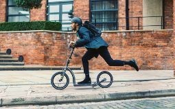 Footbike, Trottinette à grande roues